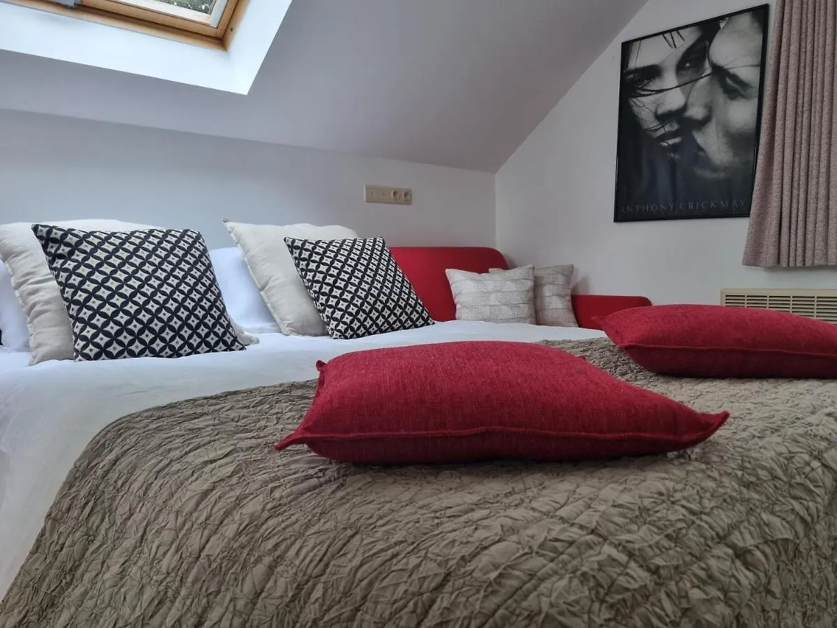 Studio 107 Bed and Breakfast Gistel